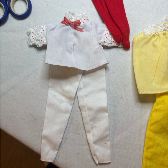 Lots of Super Cute Barbie or any that size Doll outfits In lovely condition - Picture 6 of 12